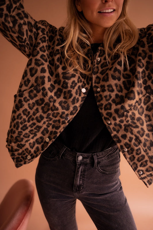 Eliara | Chaqueta con estampado de leopardo