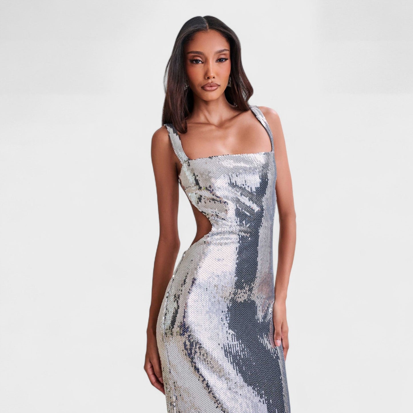 Vestido de noche brillante plateado