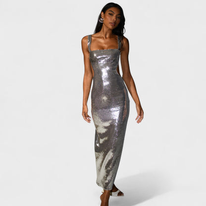Vestido de noche brillante plateado