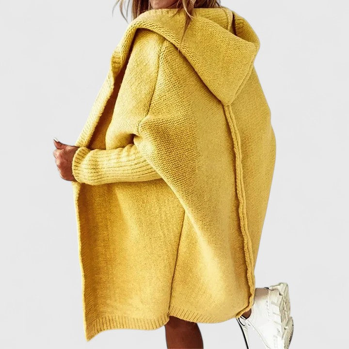 Suéter con capucha cómodo de punto