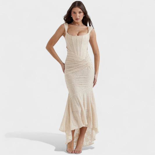 Cesca | Vestido de silueta escultórica