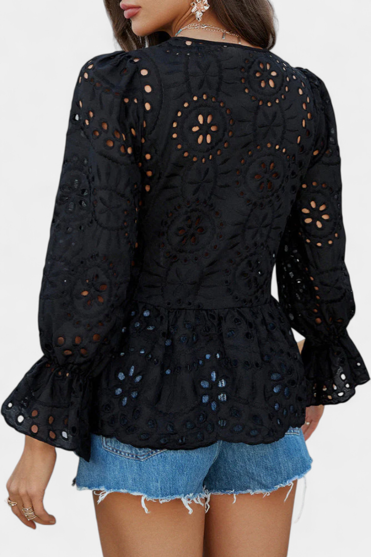 Kayden | Top Bohemio de Encaje con Corte Fluido