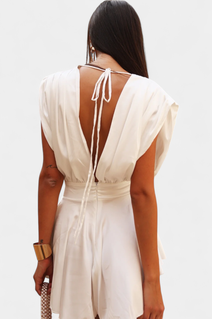 Rosalba | Mono Corto con Escote Profundo y Cintura Definida